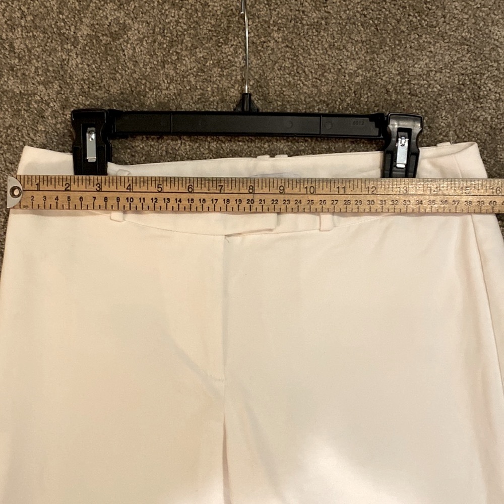 Liz Claiborne || Emma white cropped pants (measurements in pictures) - Picture 10 of 10